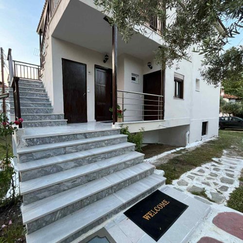 The entrance of the apartments